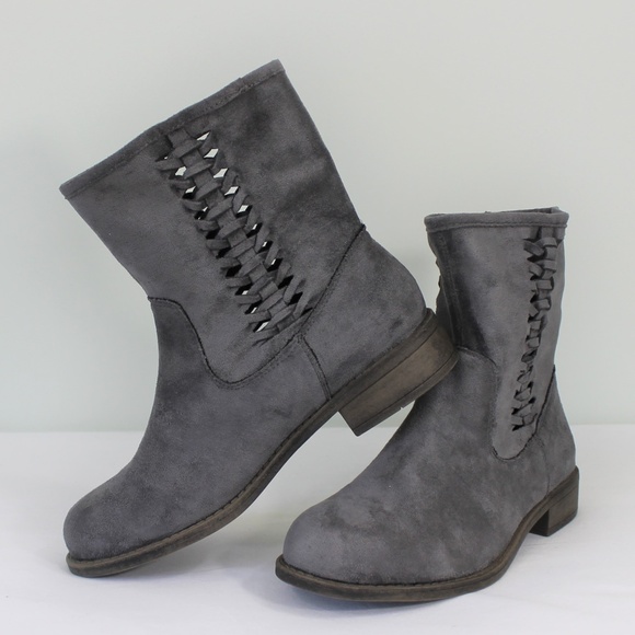 SOLD New Gray Faux Suede Ankle Cut-Out Boot 6.5 M - Picture 2 of 8